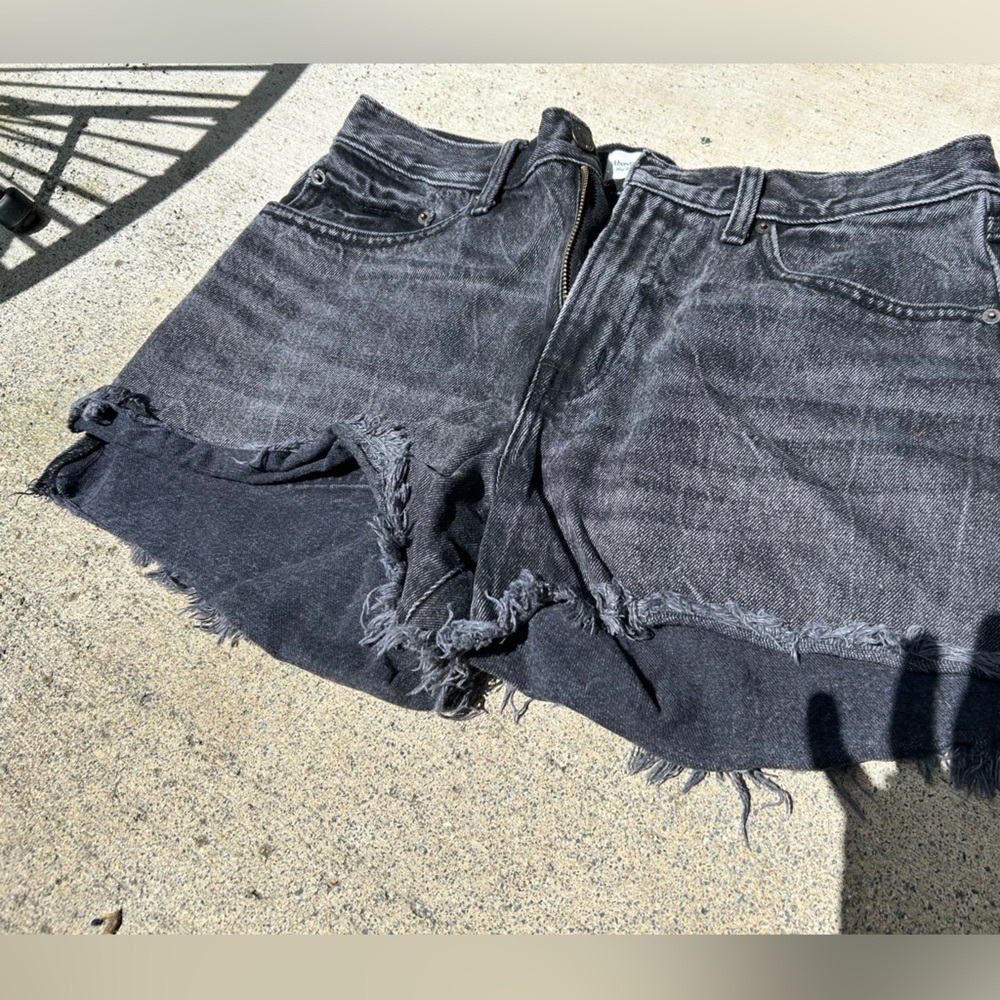 Abercrombie & Fitch Mid rise boyfriend shorts Size 29/8